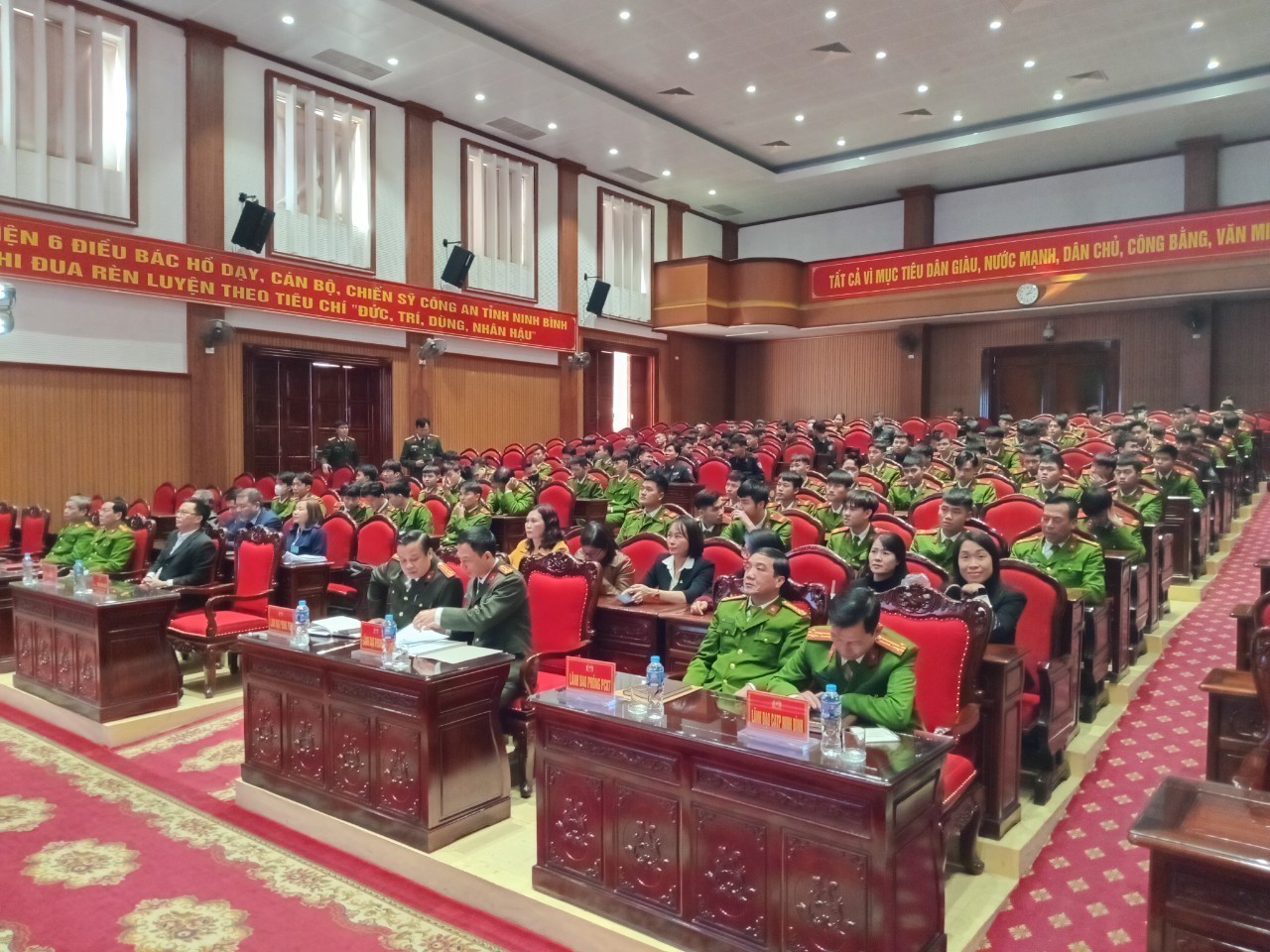 TVPTS Ninh Bình: Hướng nghiệp nghề và hỗ trợ việc làm cho hạ sỹ quan, chiến sỹ nghĩa vụ xuất ngũ năm 2024 tại Công an Ninh Bình